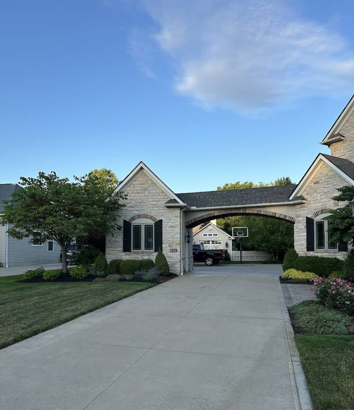 Moreland Hills, Ohio roof repair and seamless gutters installation